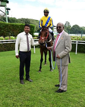 Trainer Padmanabhan leading in Final Call (Sandesh up), winner of Black Caviar Plate at Bangalore on Friday.